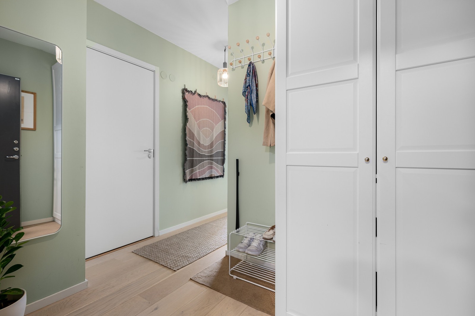 - Det er mulighet for garasjeleie etter venteliste - Galleribilde