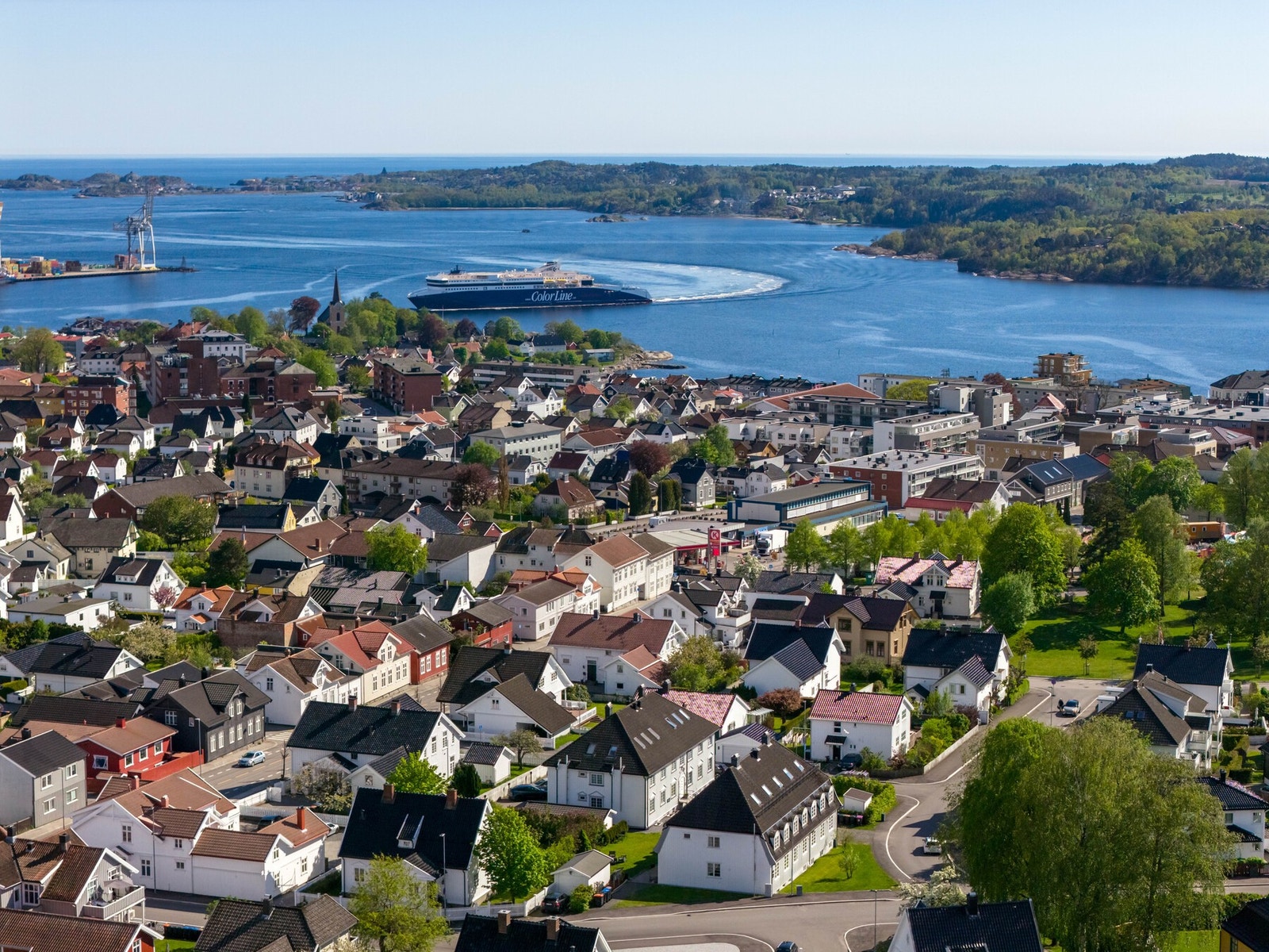 Beliggenheten er rolig, men likevel sentral slik at du kan leve det urbane livet med kort vei til alt av sentrumstilbud. Galleribilde