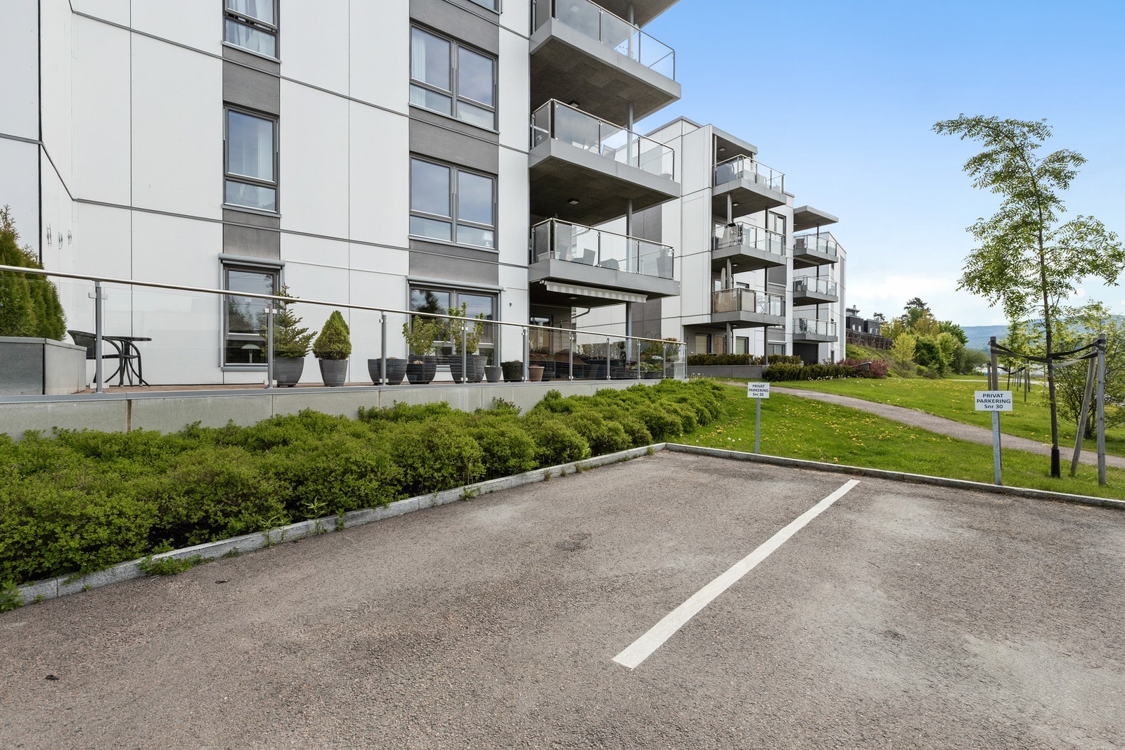 Seksjonen disponerer én fast utvendig parkeringsplass Galleribilde