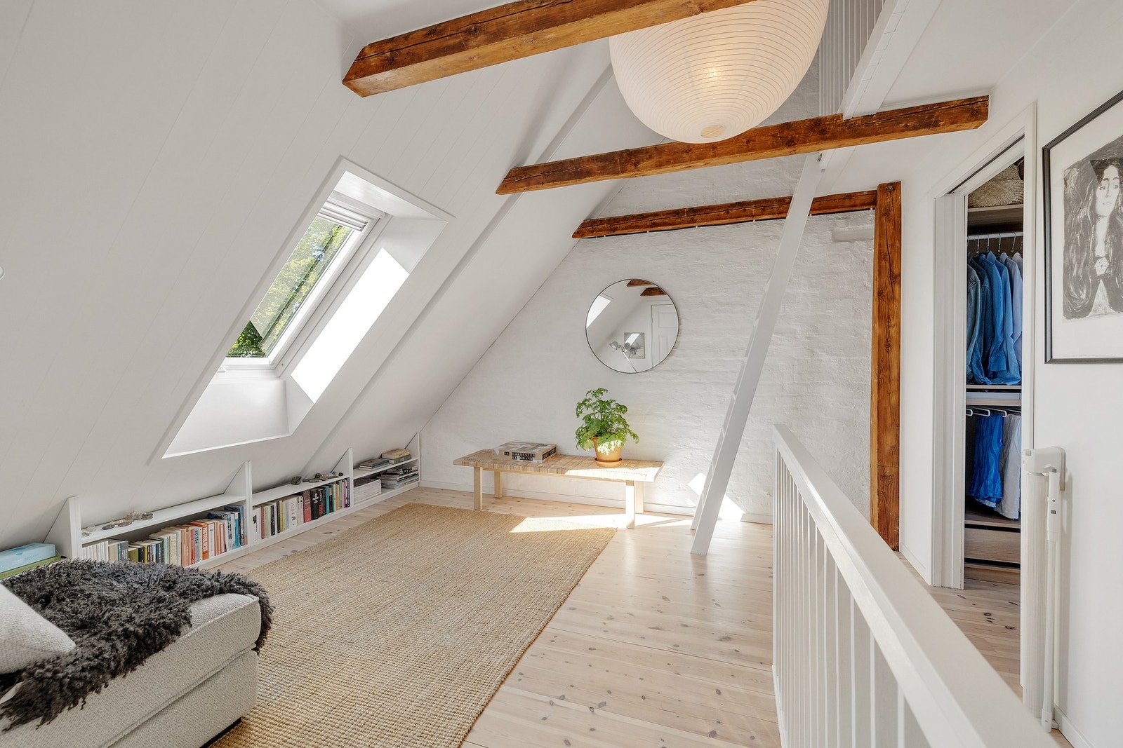 Loftsetasjen gir boligen en helt egen karakter og fleksibilitet. Galleribilde