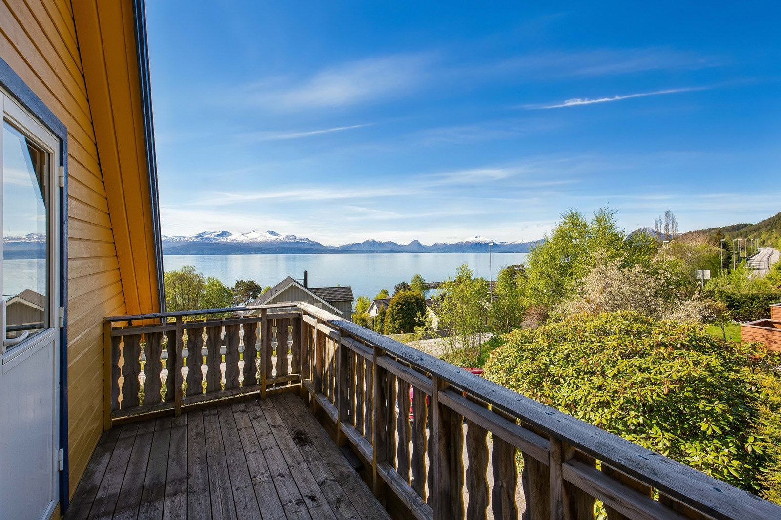 Veranda med nydelig utsikt. Galleribilde
