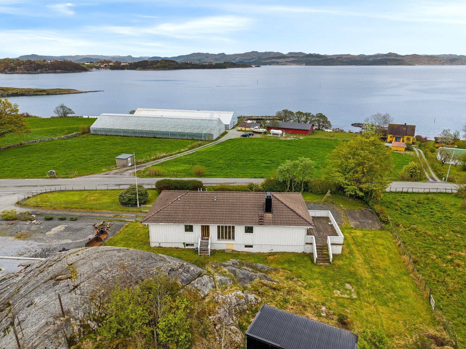 Oversikt over eiendommen og dens plassering i landskapet. Galleribilde
