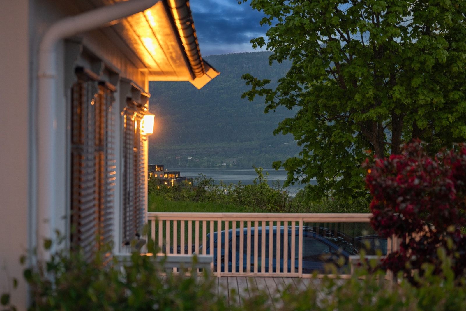 Et glimt av fjorden fra terrassen! Galleribilde