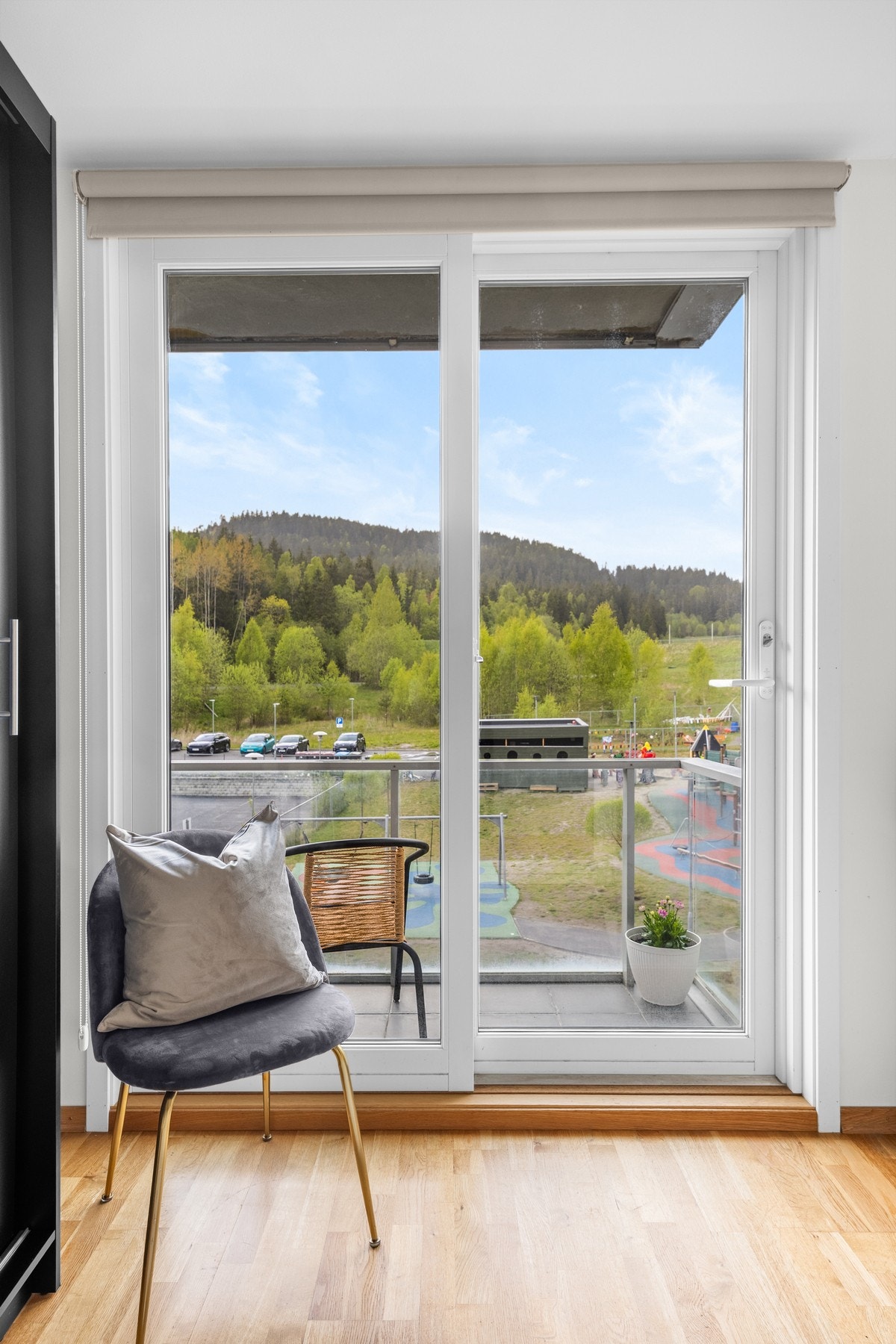 Rett på utsiden av hovedsoverommet ligger Lillomarka med varierte tur- og friluftsmuligheter Galleribilde