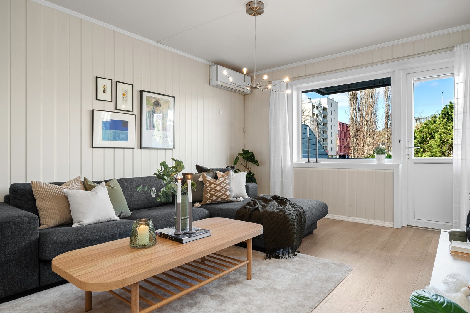 Fra stuen er det utgang til terrassen. Galleribilde