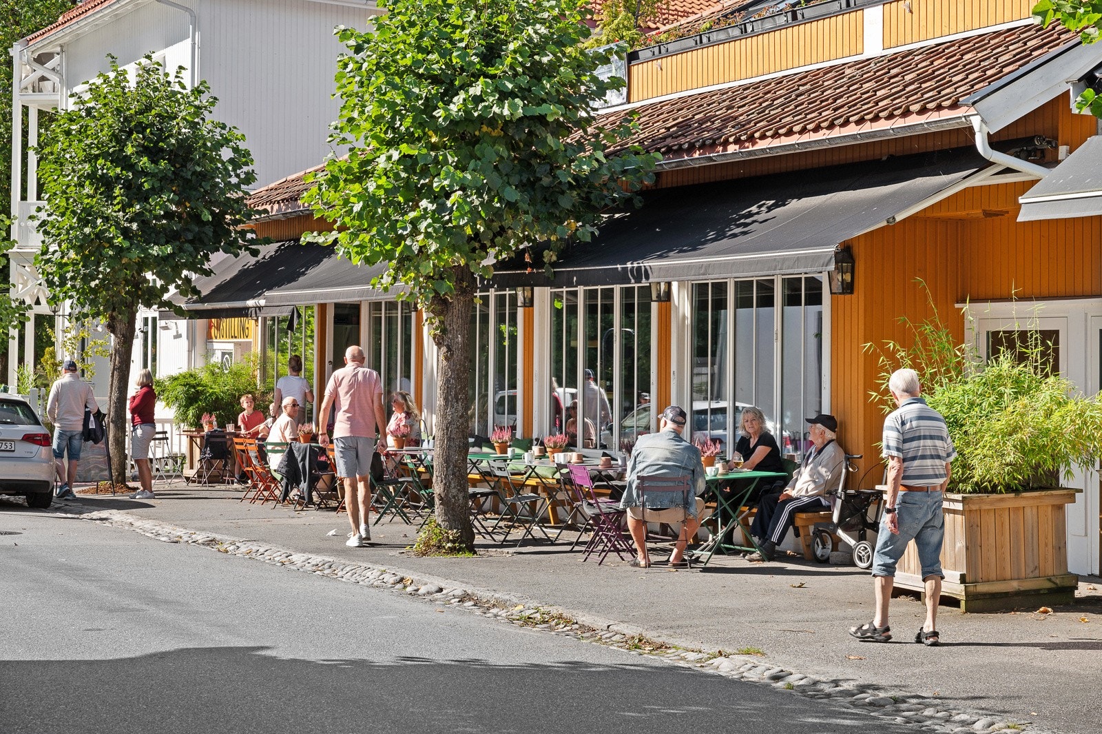 I Stavern er det flere gode restauranter og kafeer Galleribilde