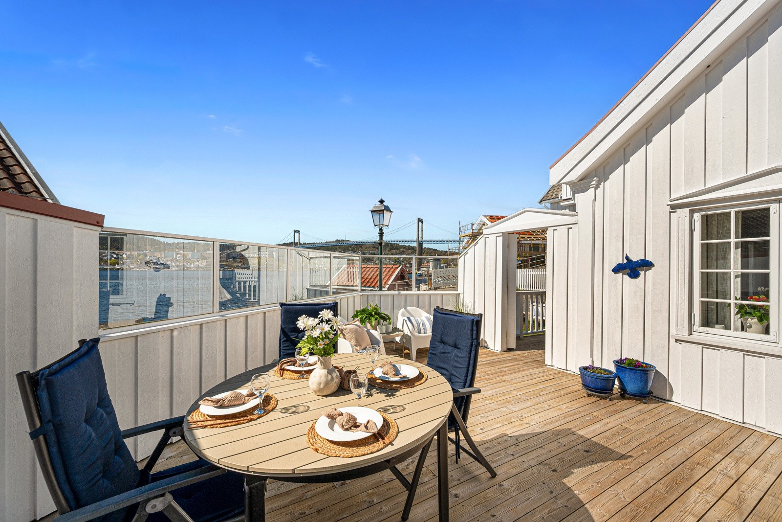 God plass til både møblering og grill på terrassen. Galleribilde