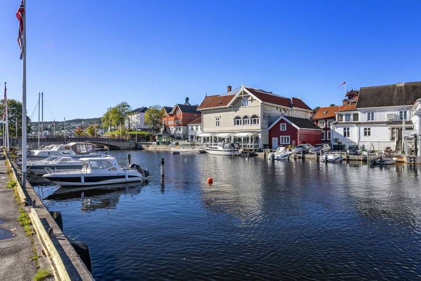 Brevik regnes som en av Norges best bevarte seilskuterbyer. Galleribilde