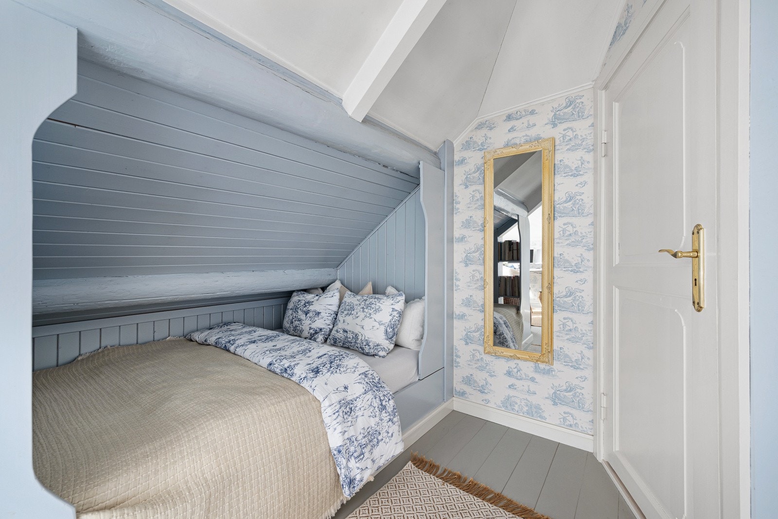 Soveplass i loftstuen. Galleribilde