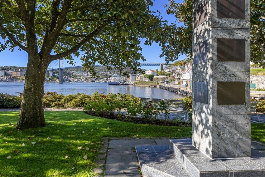 Minneparken i Brevik. Galleribilde