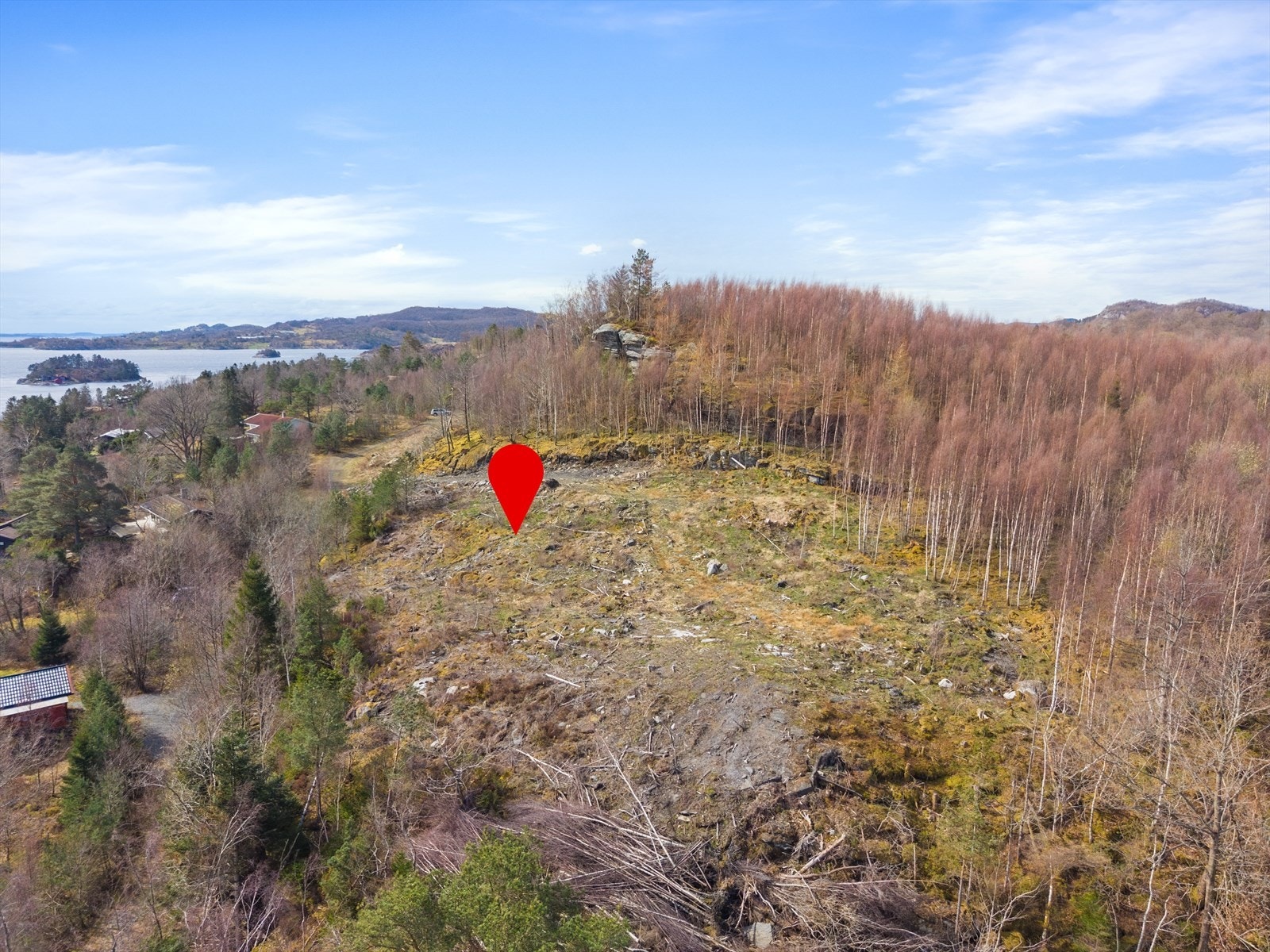 Hyttetomt på idylliske Byre, ved Lauvåsen. 982 kvm eiertomt. Rett til bryggeplass i Buøysundet. Galleribilde