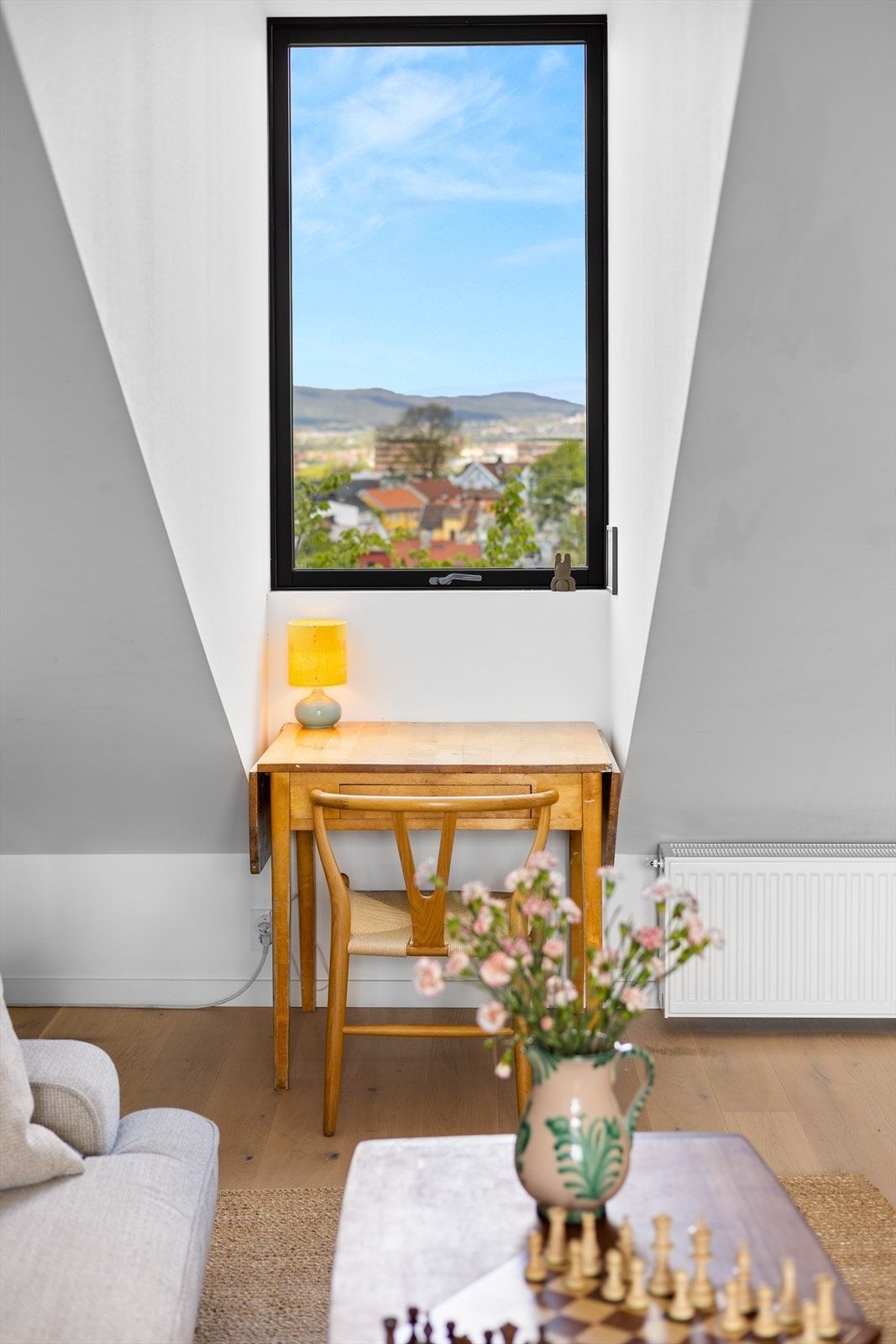 Hjemmekontor med flott utsikt over byen. Galleribilde