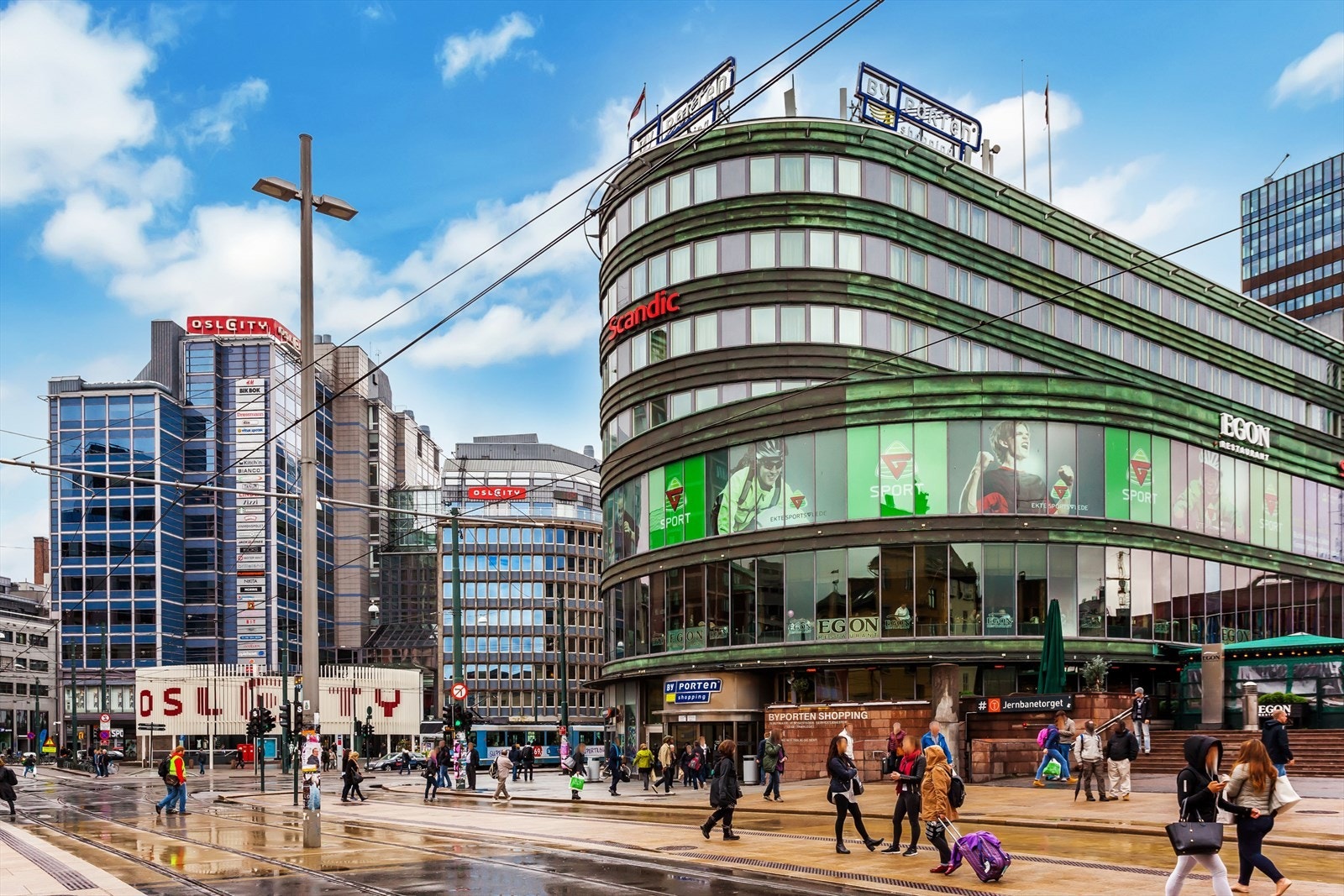 Det er kun 10 minutter med buss inn til Jernbanetorget. Galleribilde