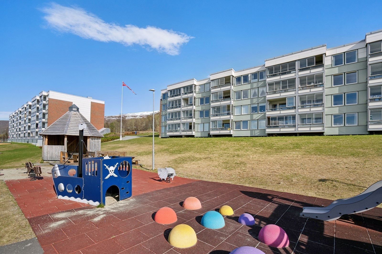 Området er barnevennlig med Lunheim skole kun tre minutters gange unna. Galleribilde