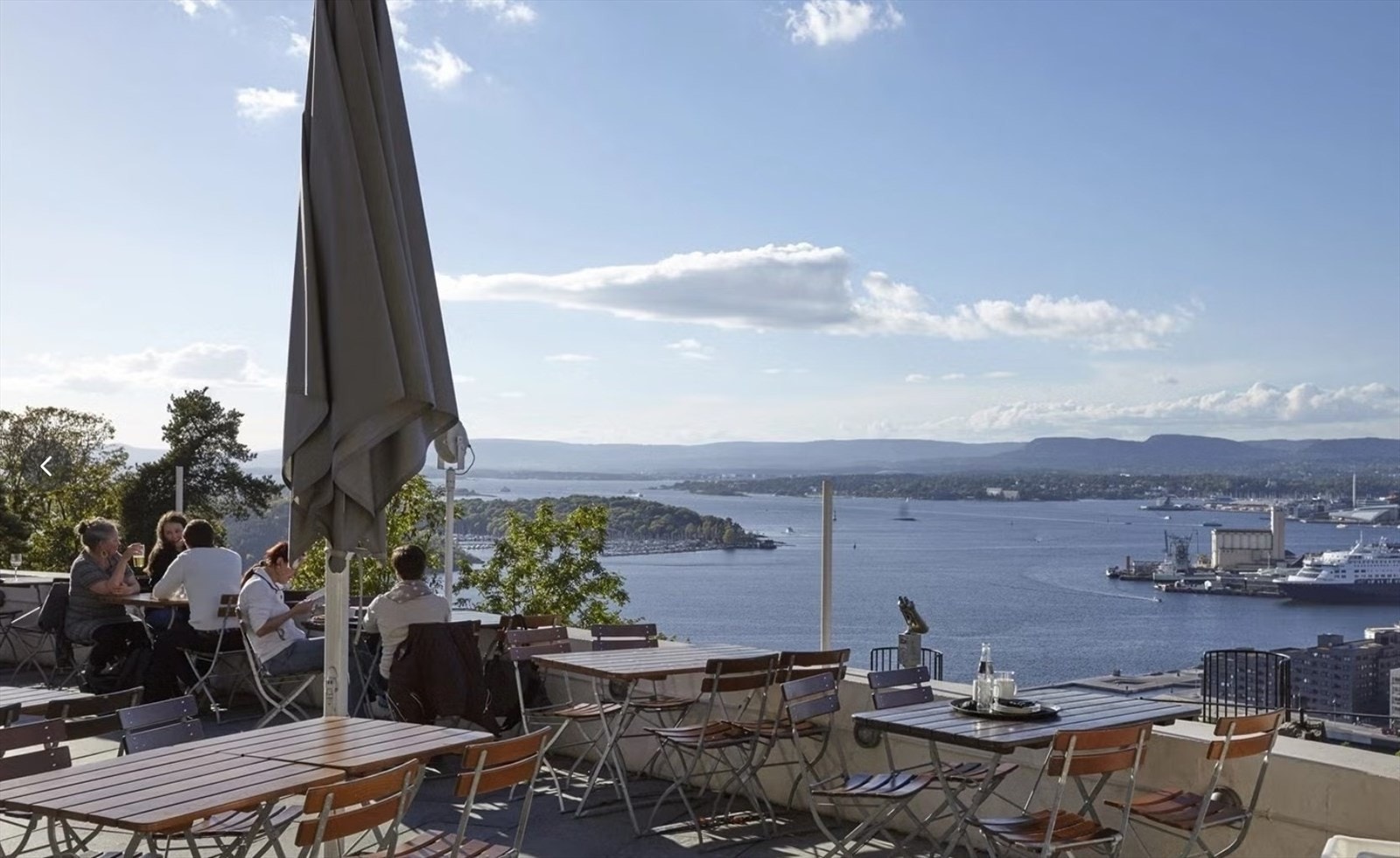 Det er kort vei til Ekeberg med sin unike utsikt over fjorden og byen. Galleribilde
