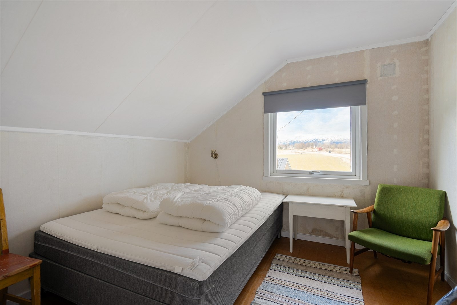 Soverom 4- God plass for soveromsmøbler Galleribilde
