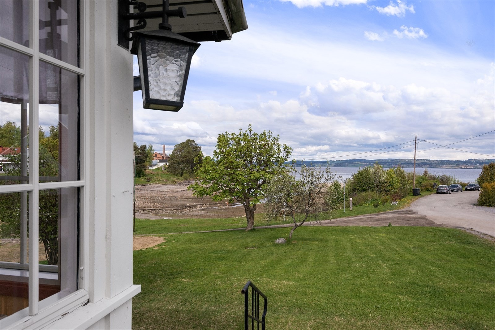 Flott utsikt fra eiendommen mot Mjøsa Galleribilde