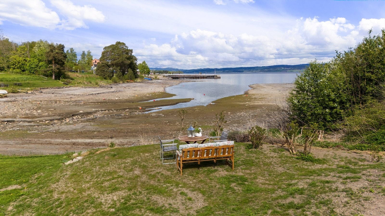 Separat tomtedel er inkludert og har en stranlinje mot Mjøsa Galleribilde