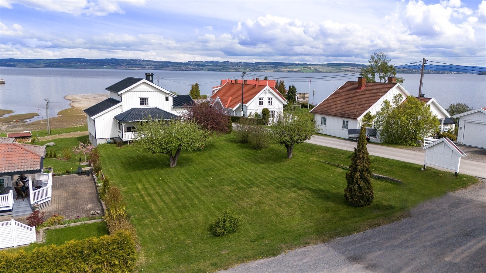 Nydelig beliggenhet - Koselig hage Galleribilde