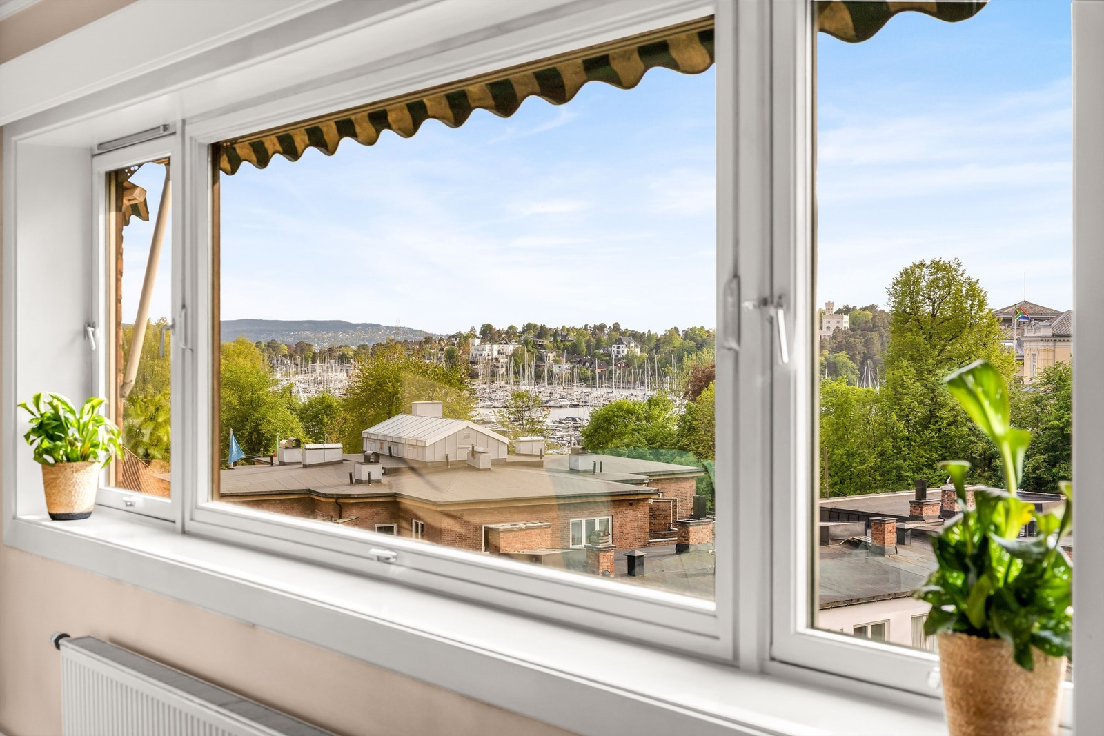 Utsikt fra vinduet i stuen. Galleribilde
