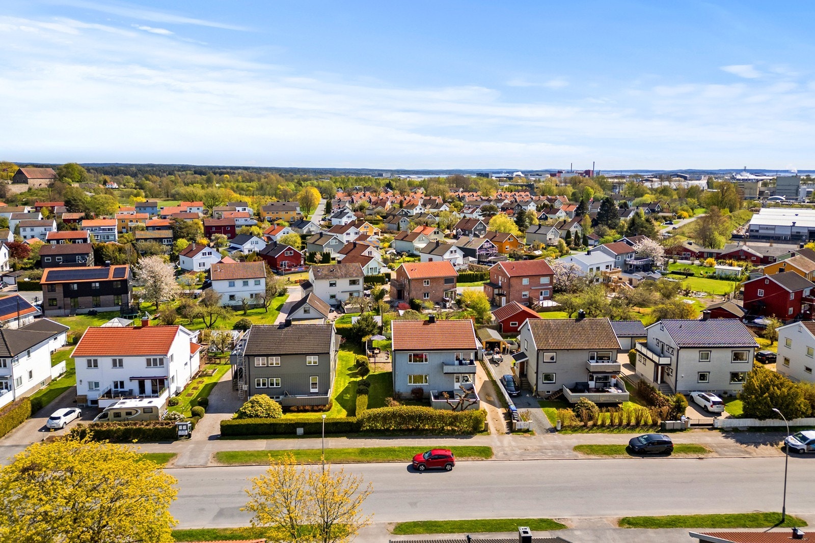Fra eiendommen er det gangavstand til både barnehager og skoler. Galleribilde
