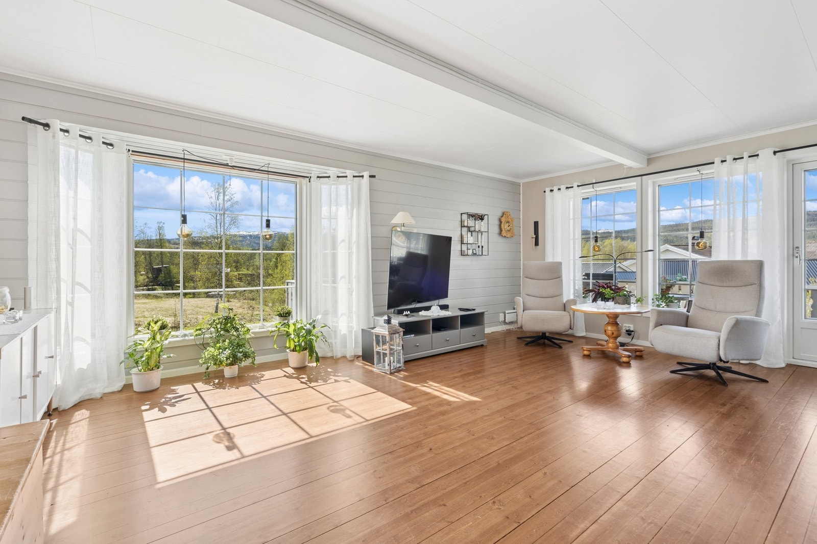 Fra stuen er det utgang til en terrasse på 31 m². Galleribilde