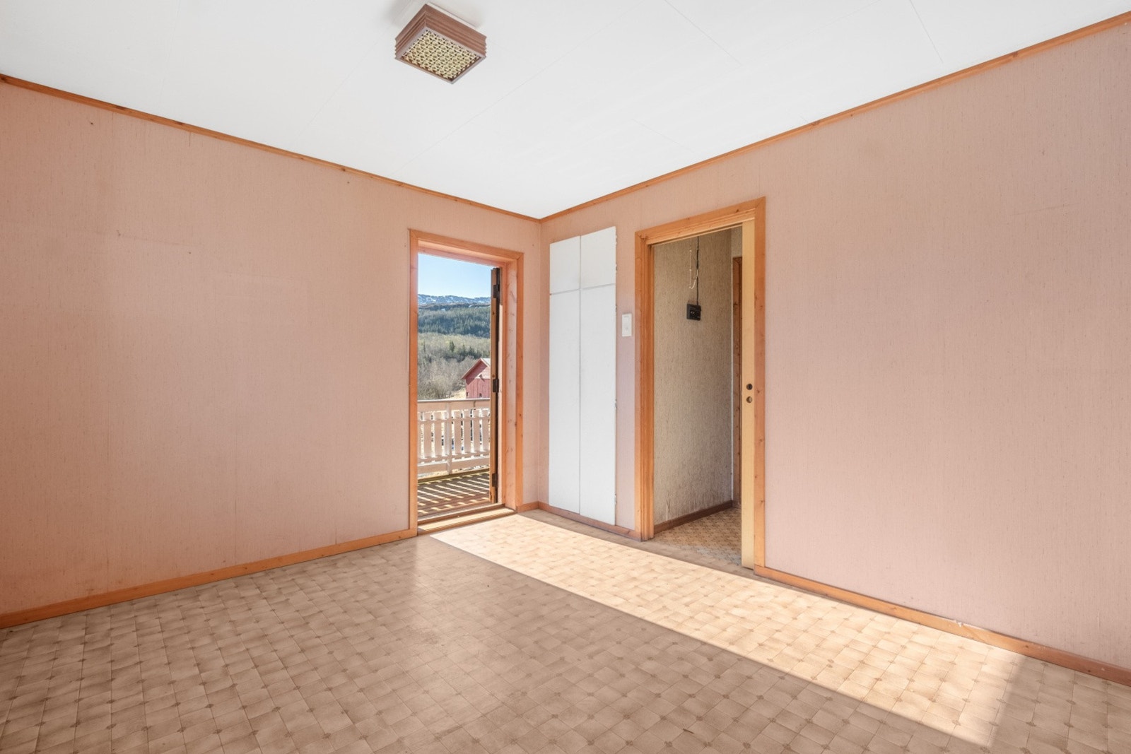 Utgang til verandaen. Galleribilde