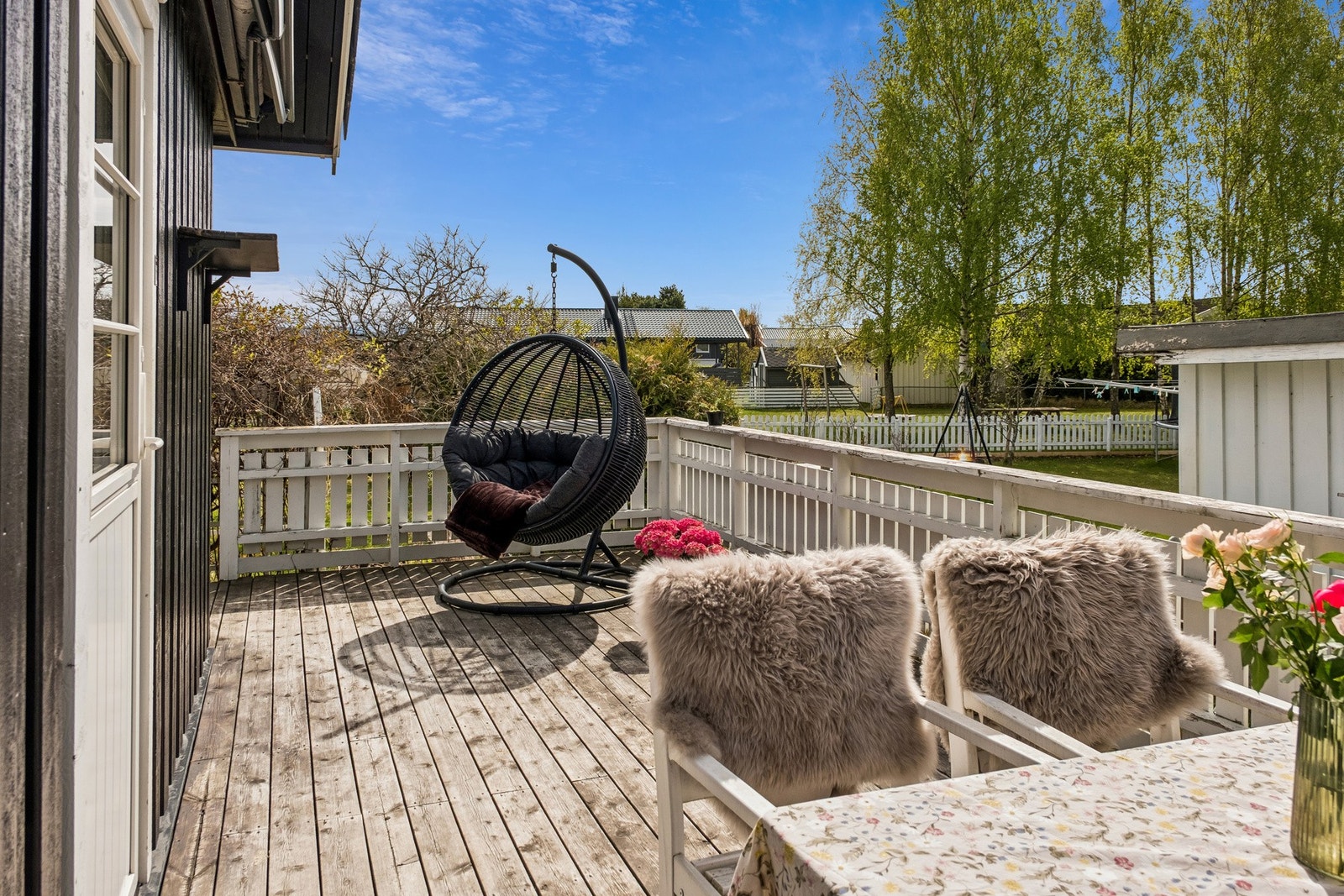 Terrasse i tilknytning til spisestua. Galleribilde