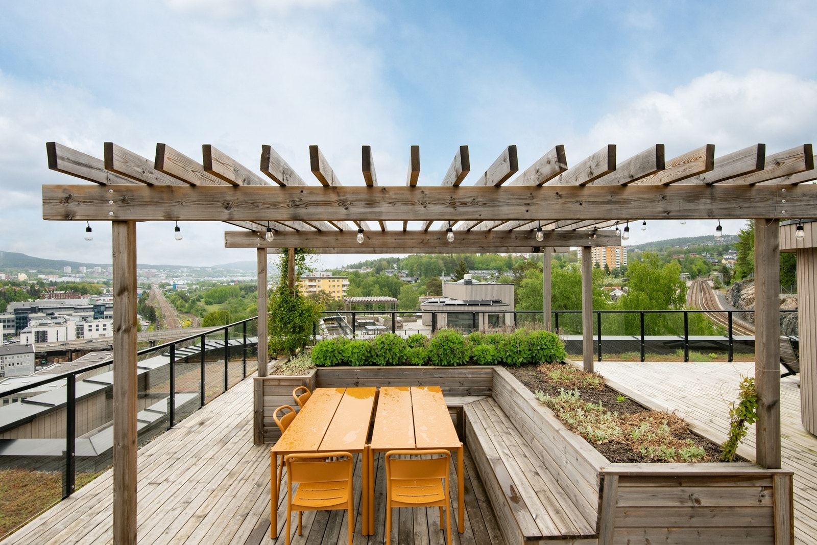 Takterrasse kan nytes med fantastisk utsikt over Oslo by og fjord. Galleribilde