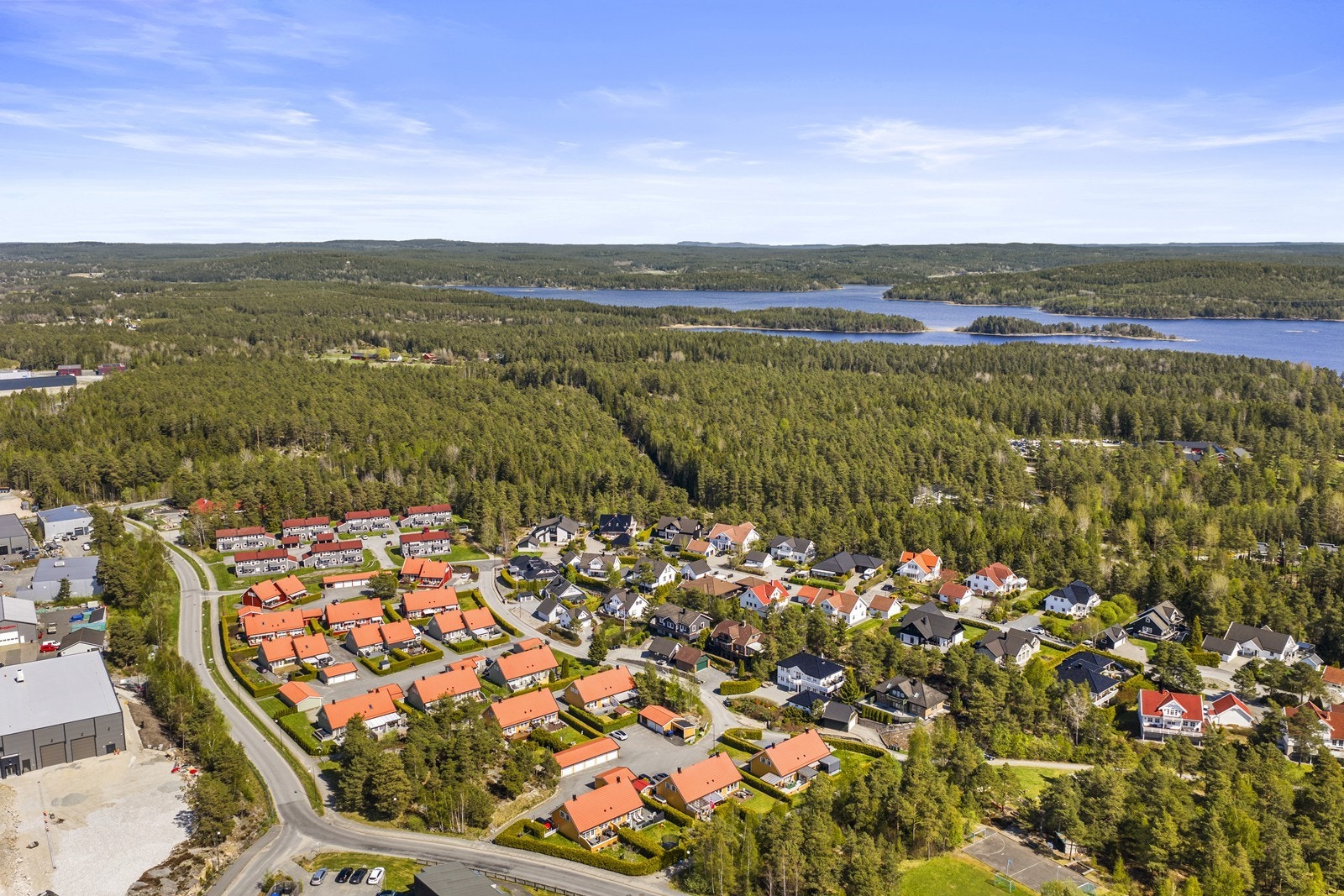 Nærområdet byr på god tilgang til turmuligheter med nærhet til skog og mark. Galleribilde
