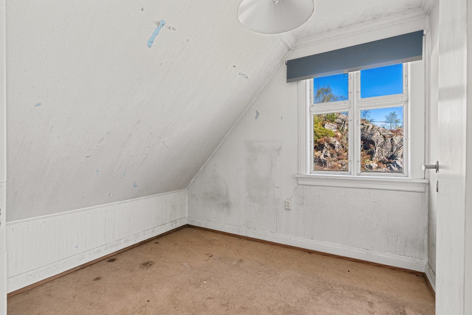 Soverommene har et areal på 11,4 m², 5,2 m² og 12,9 m². Galleribilde