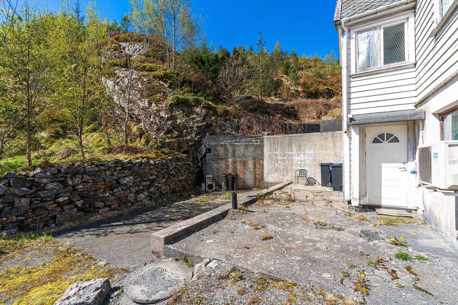 Uteplass til boligen. Galleribilde