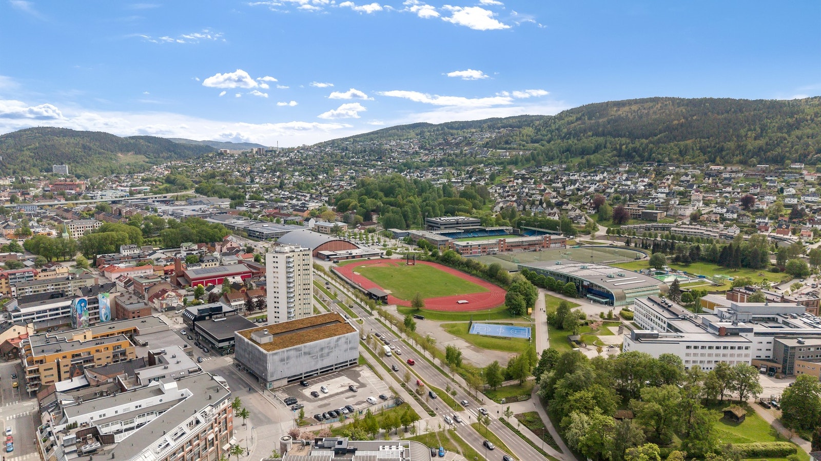 Strømsø er i sterk og positiv utvikling, med oppføring av nye leiligheter, forbedrede trafikkløsninger og flere spennende planer for bydelen Galleribilde
