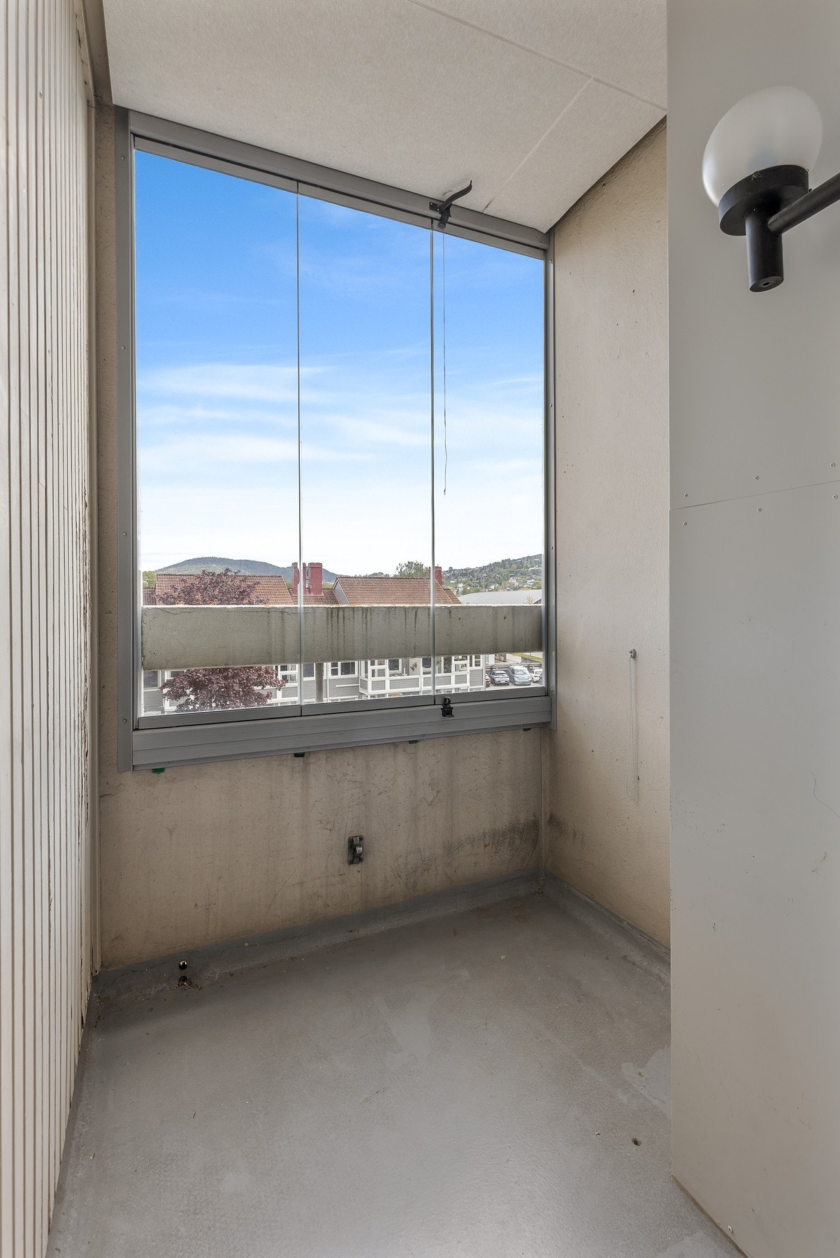 Balkongen er på ca. 2 kvm og vender mot sydøst Galleribilde