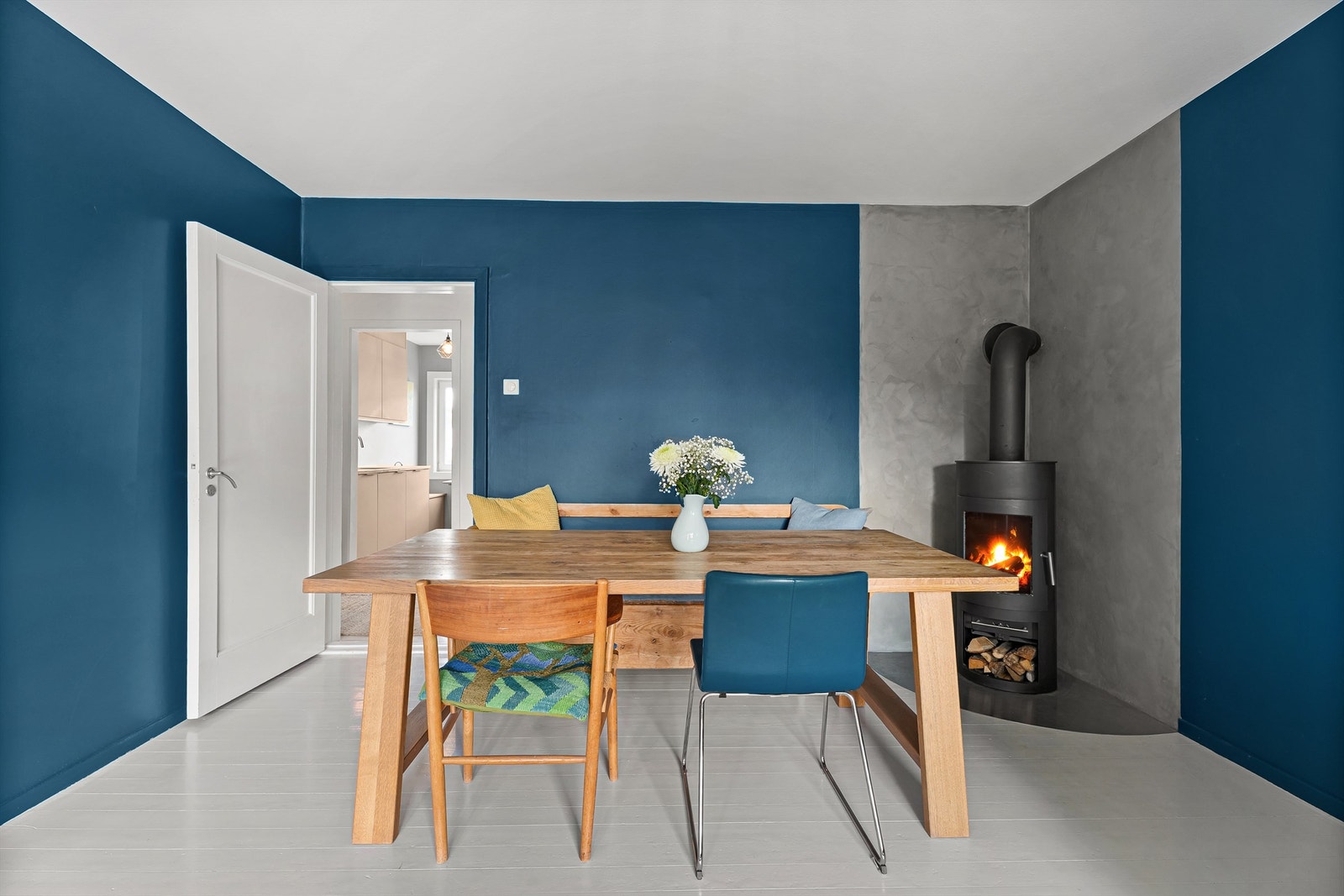 God plass til stort spisebord Galleribilde
