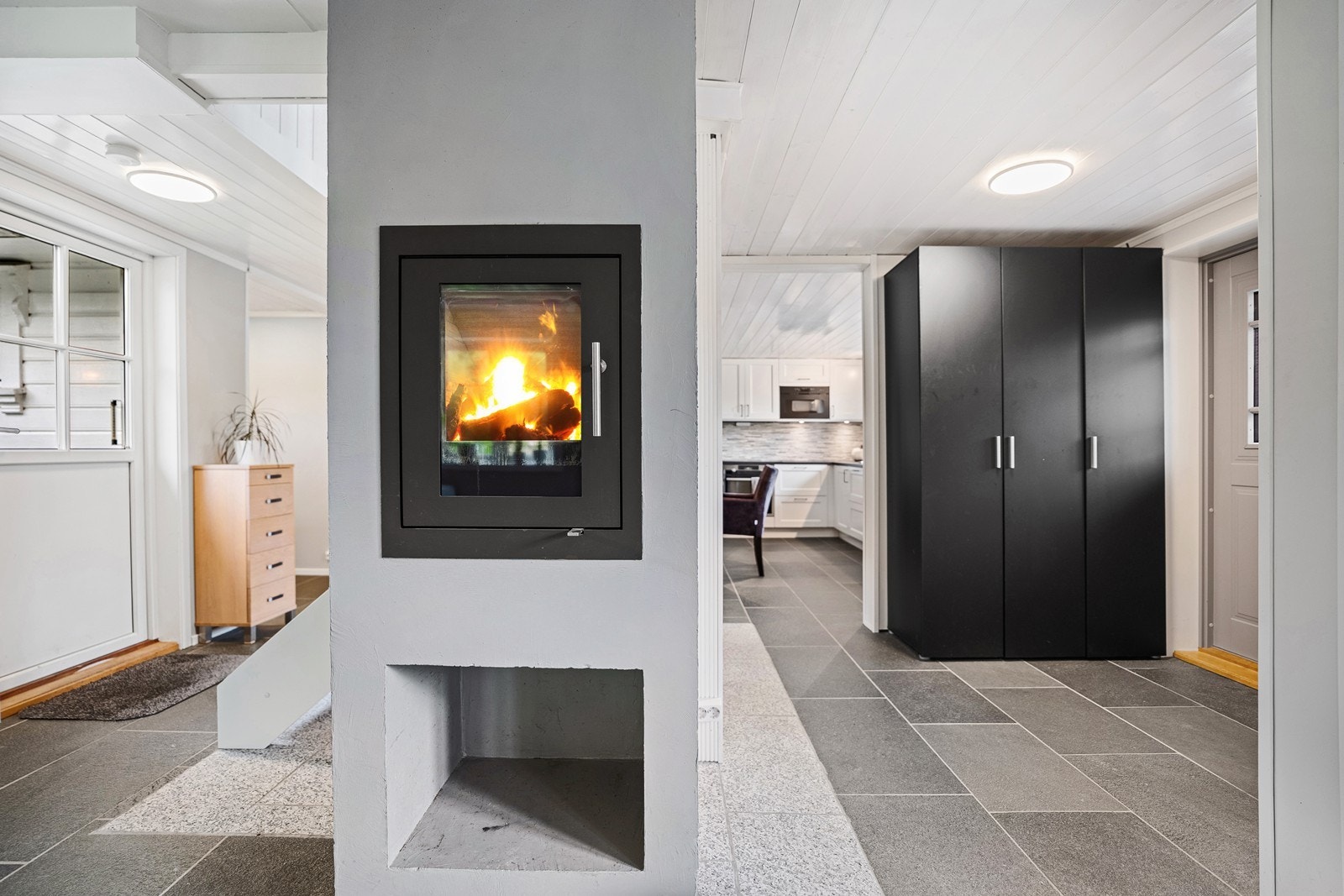 Peisen varmer godt på kalde vinterdager Galleribilde