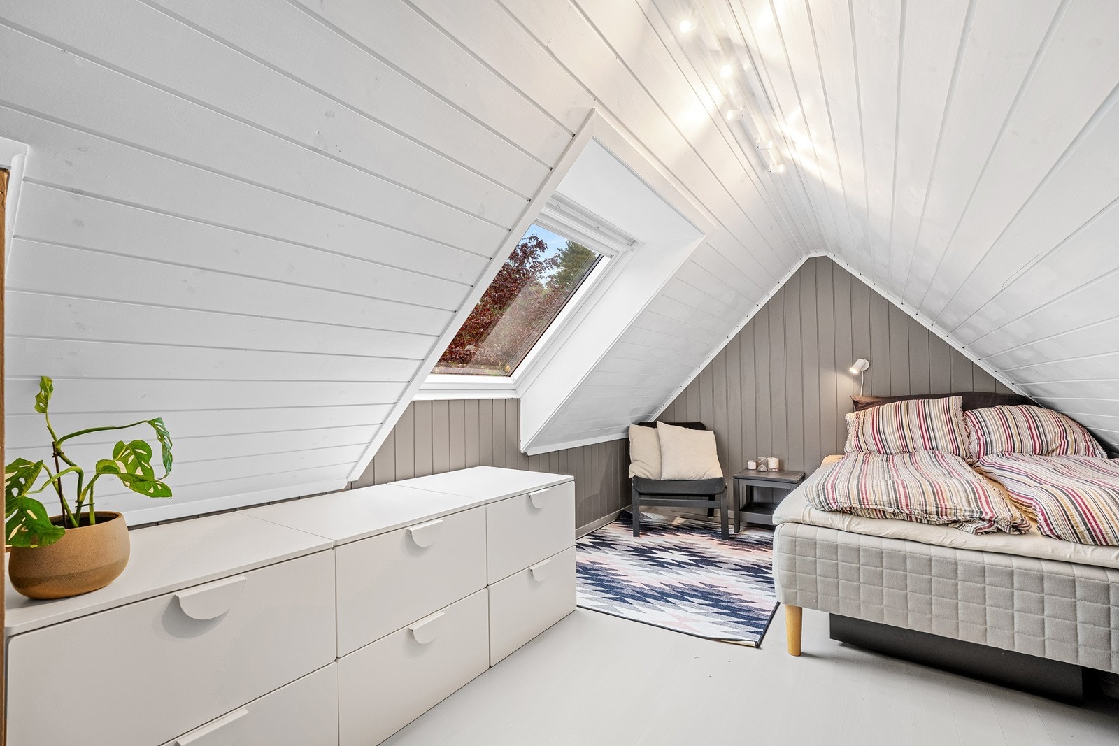 Soverom på loft Galleribilde
