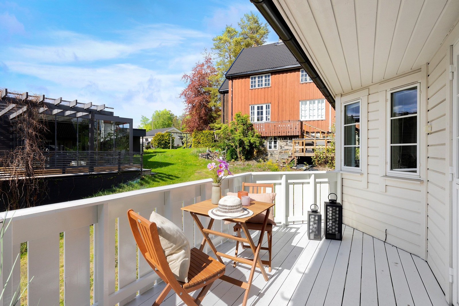 Et fint sted å tilbringe sommerkveldene under solnedgangen. Galleribilde