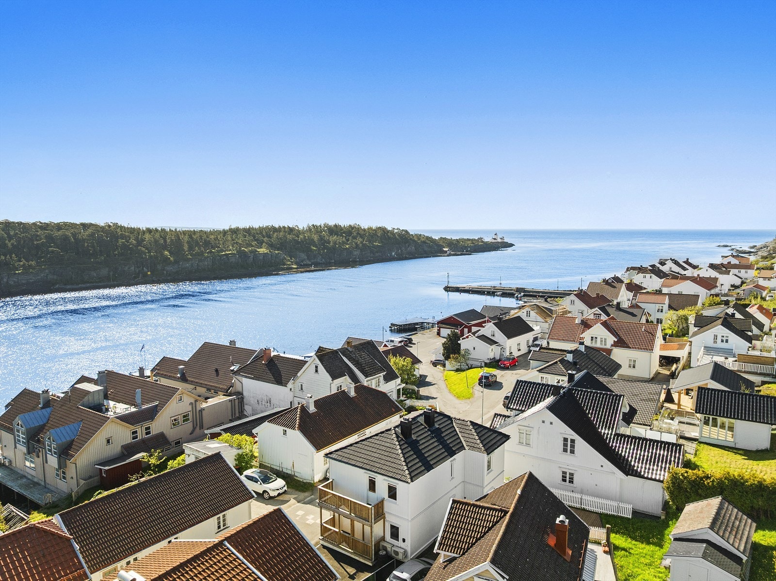 Sentral beliggenhet i Langesund, med utsikt mot sundet Galleribilde