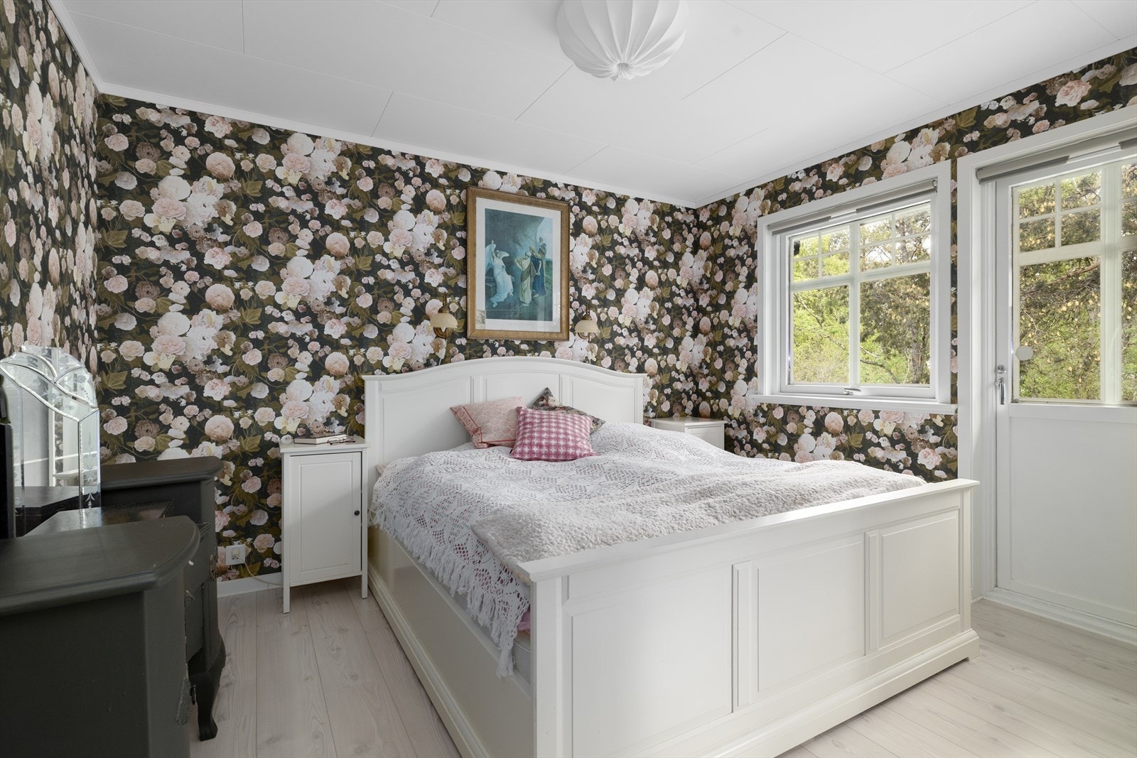 Hovedsoverommet har god plass til dobbeltseng og møblement. Galleribilde