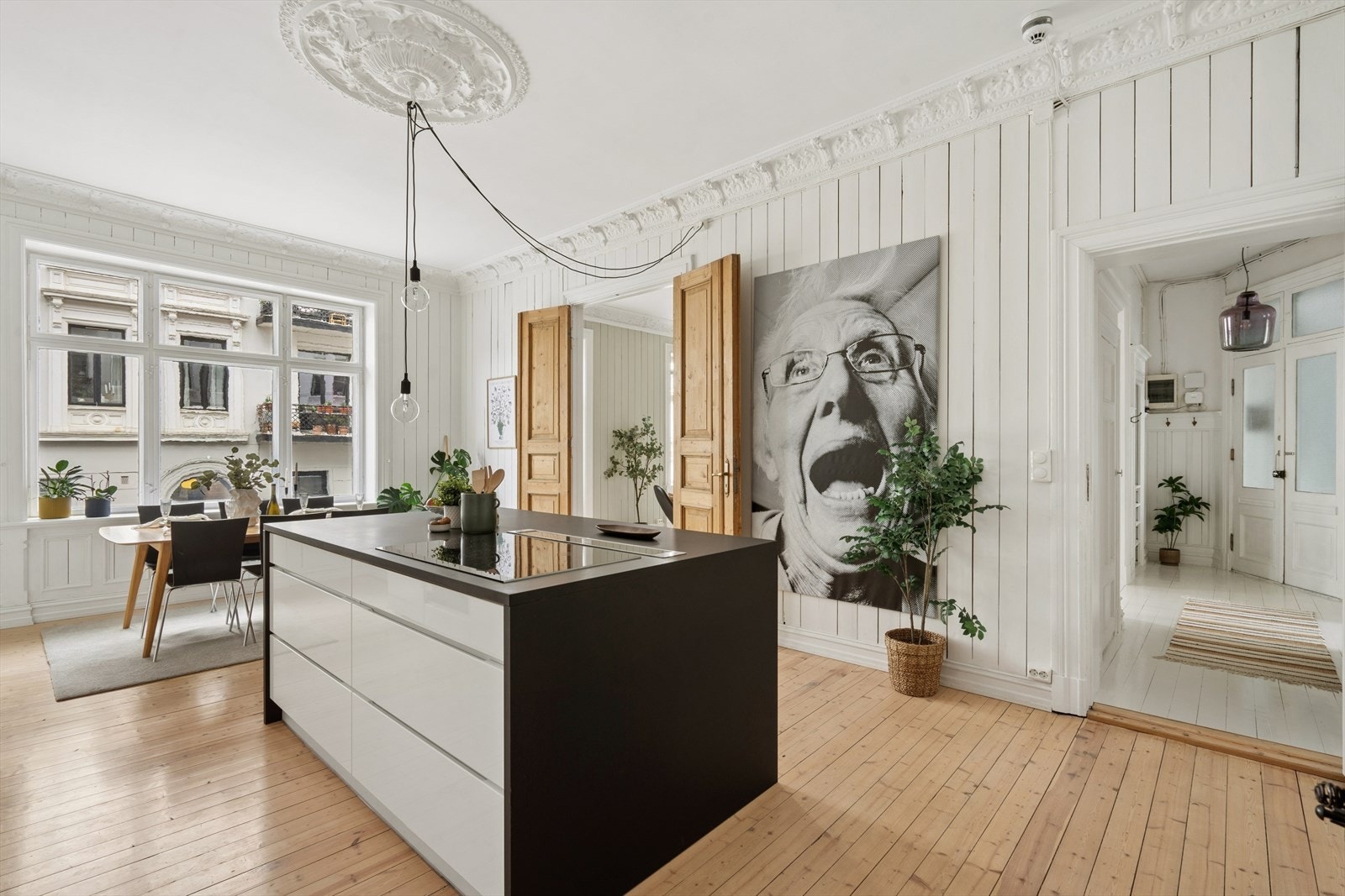 Nå er det dette flotte kjøkkenet som står for tur. Galleribilde