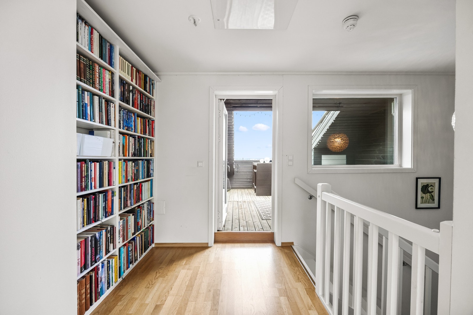 Gang i loftsetasjen. La oss ta turen ut på takterrassen Galleribilde