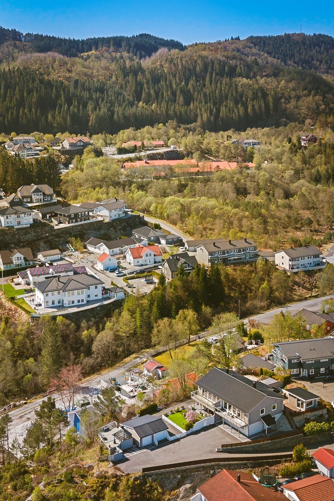 Et trygt og oversiktlig nabolag hvor barna har kort vei til venner og fritidsaktiviteter. Galleribilde