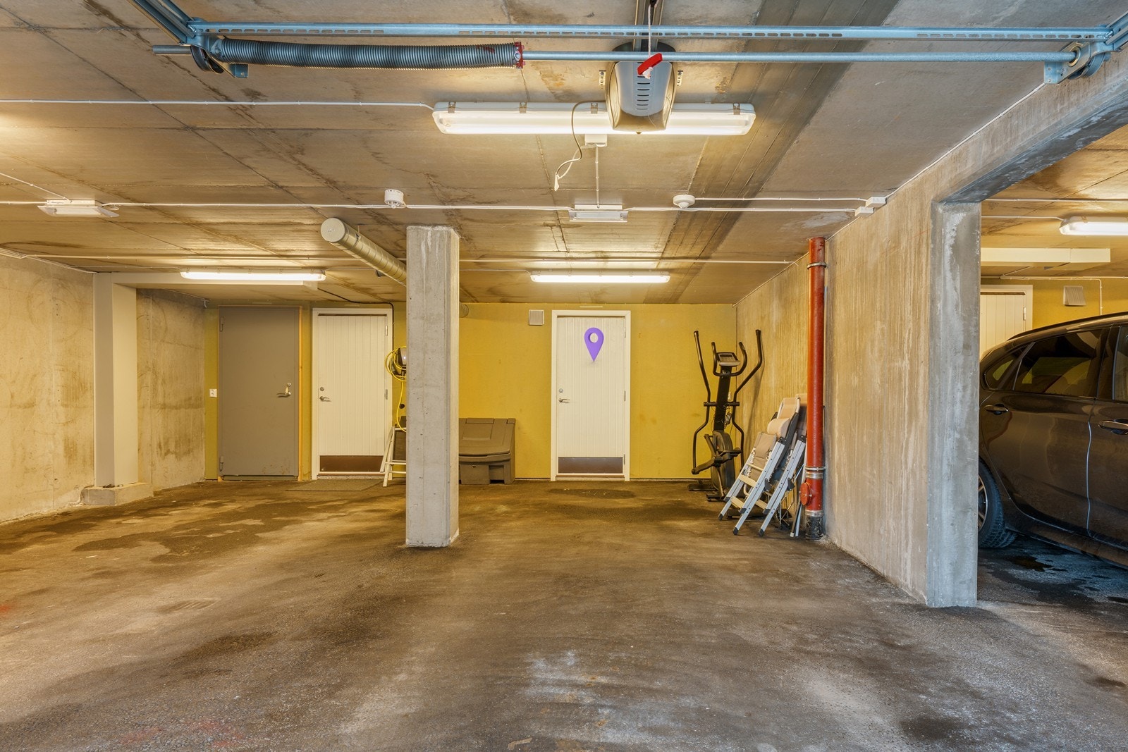 Med leiligheten medfølger garasjeplass og egen bod. Galleribilde