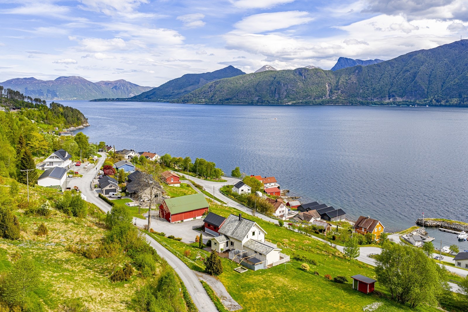 Velkommen til hyggelig visning! | Foto av Blåtind fotografikk | Galleribilde
