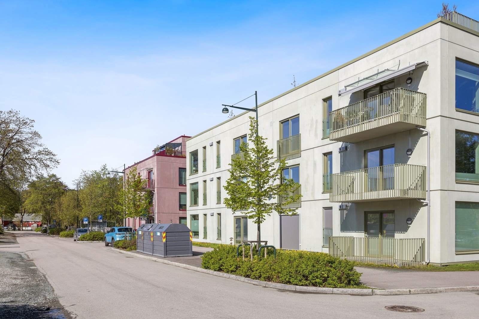 Heis i bygget og 2 boder i kjeller. Galleribilde