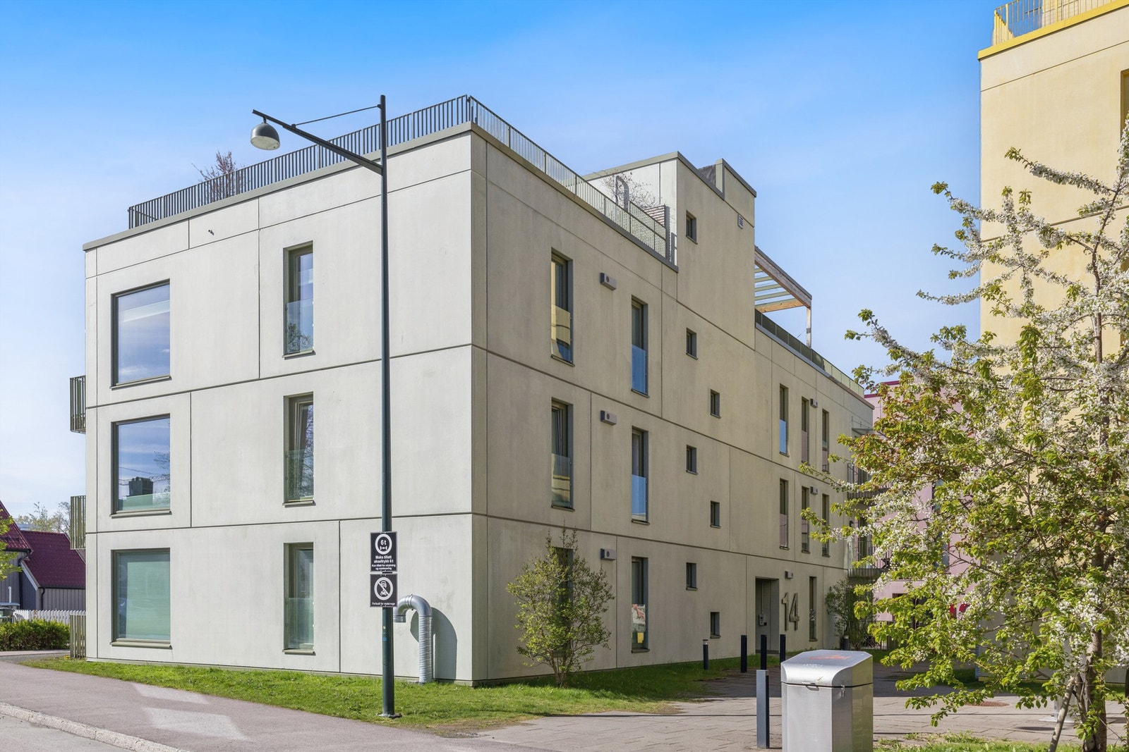 Byggets fasade. Bygget ligger svært nært NTNU og St.olavs. Galleribilde