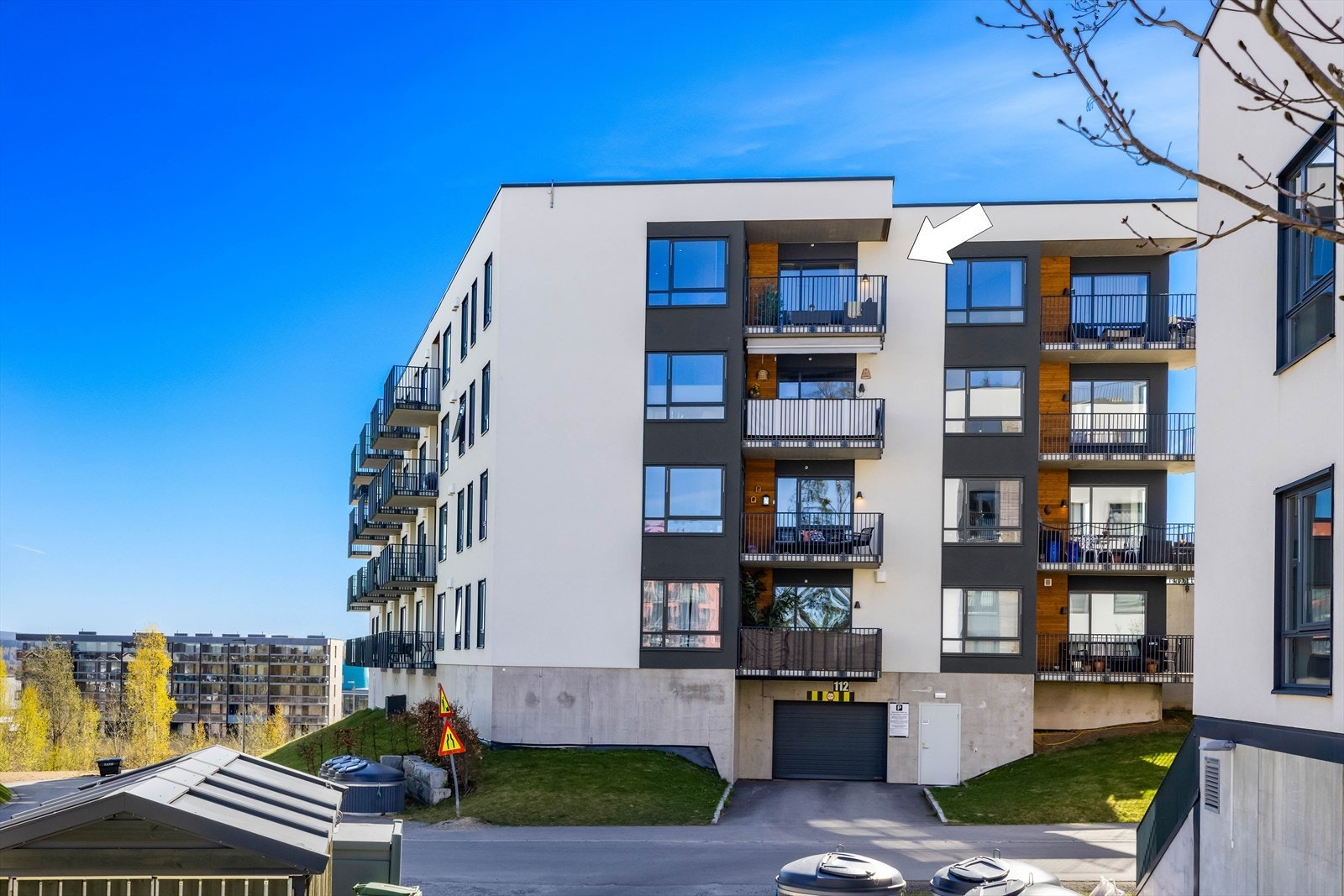 Leiligheten ligger i toppetasjen (4. etasje)- ingen leiligheter over, kun felles takterrasse. Galleribilde