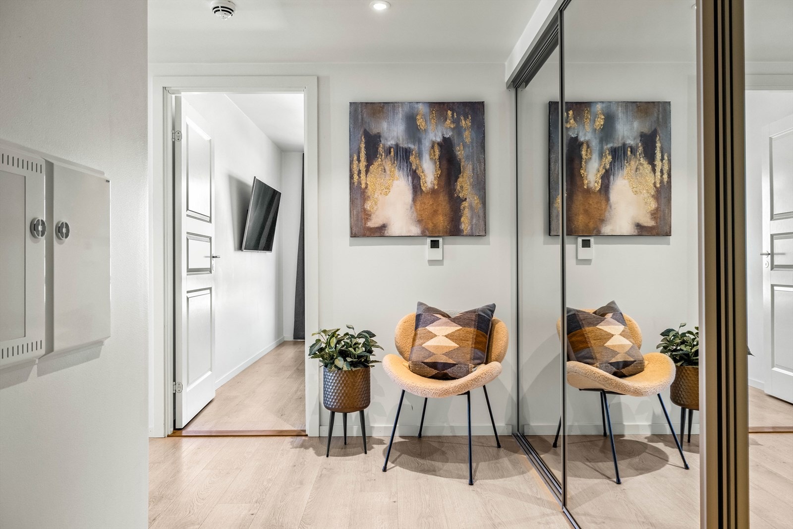 Lyst, moderne og innbydende. Et godt førsteinntrykk! Galleribilde
