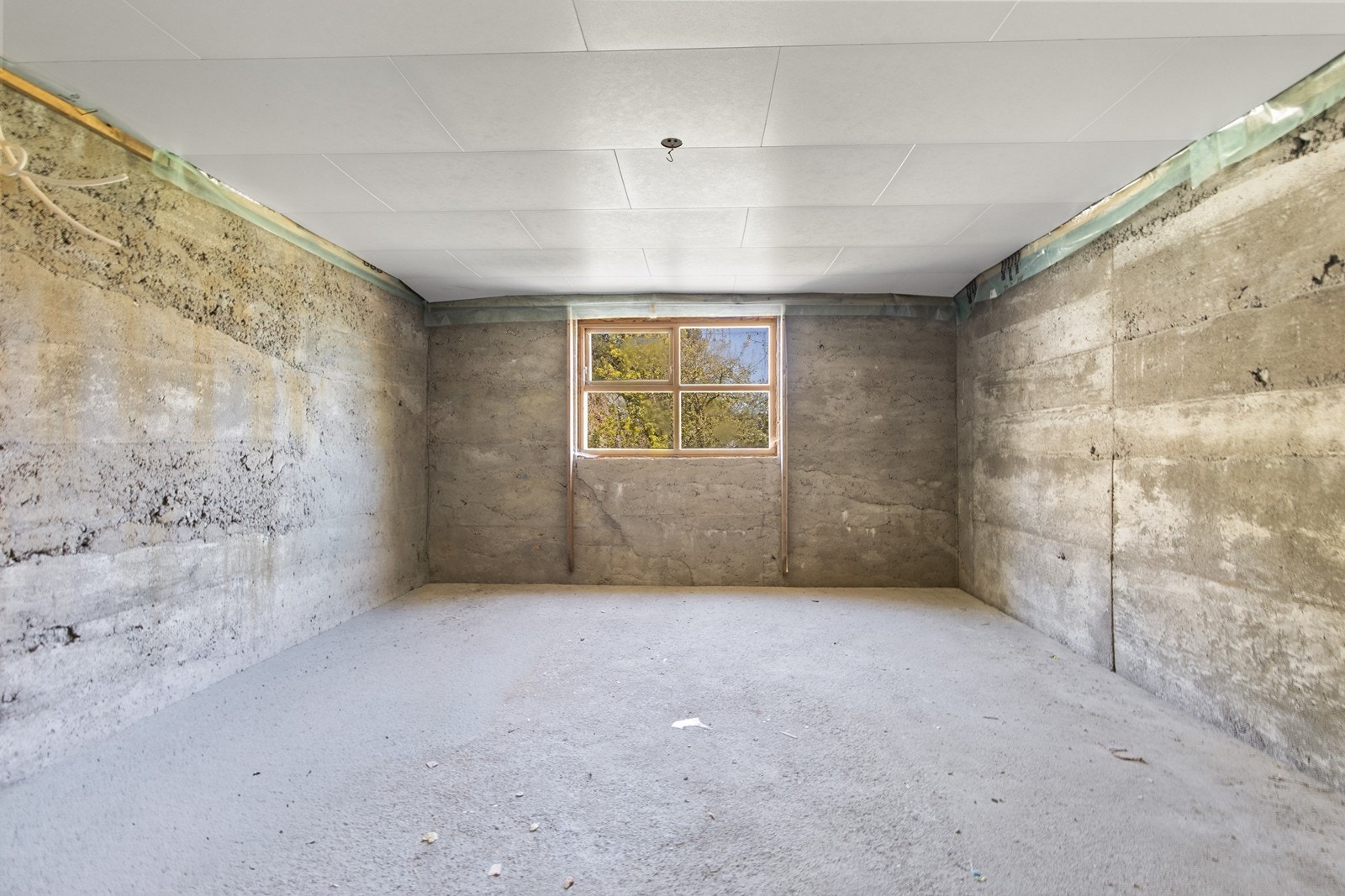Uinnredet kjeller Galleribilde